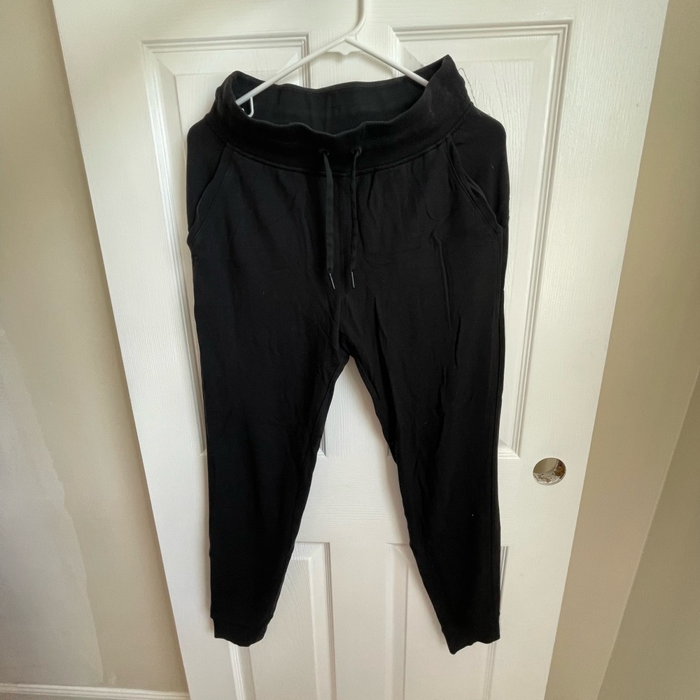 LULULEMON women Black Jogger Pants